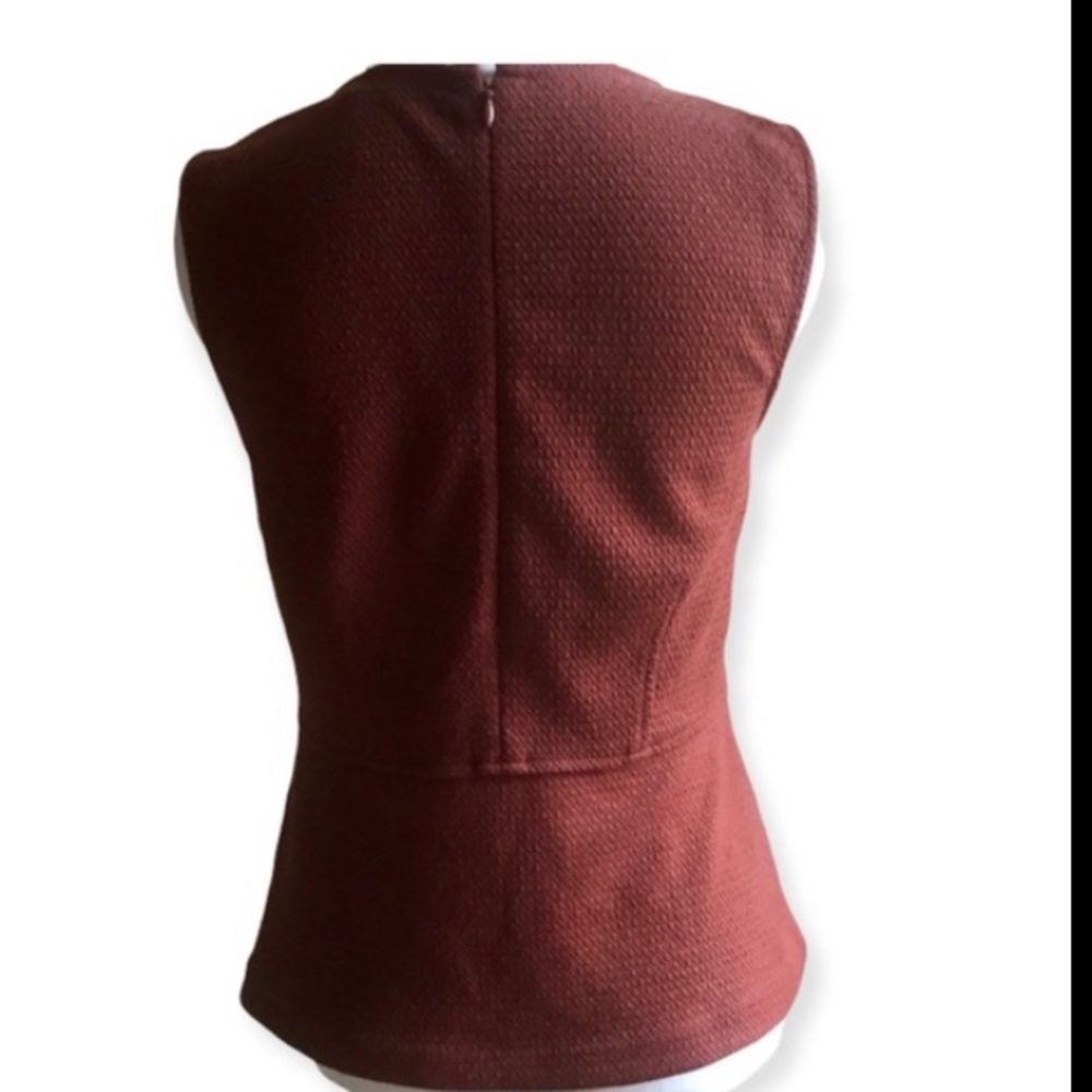 SOLD! Ann Taylor Rustic Red Textured Sleeveless Pleated Peplum Top - Picture 3 of 7